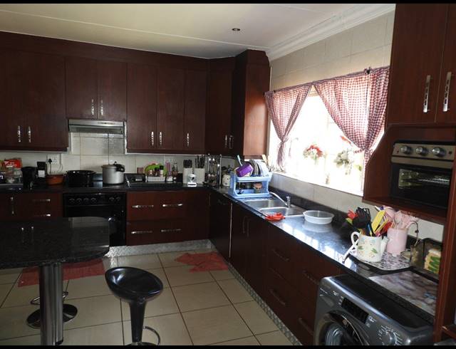 3 BEDROOM HOUSE FOR SALE IN THREE RIVERS EAST